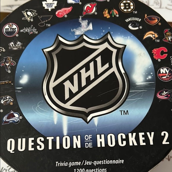 NHL Question of Hockey 2 Trivia Game - Black and Blue - Picture 2 of 5